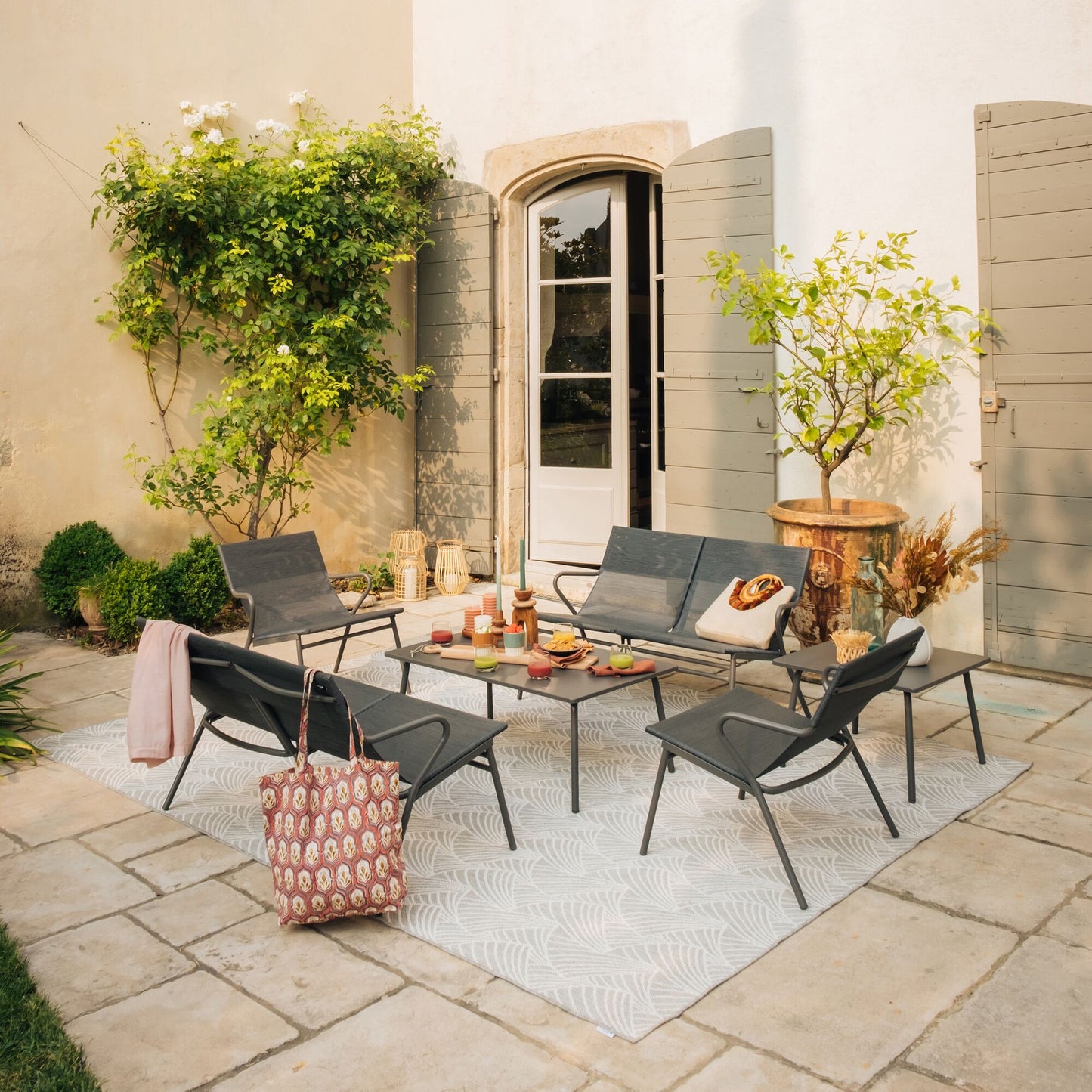 LOW RECTANGULAR OUTDOOR TABLE Lafuma