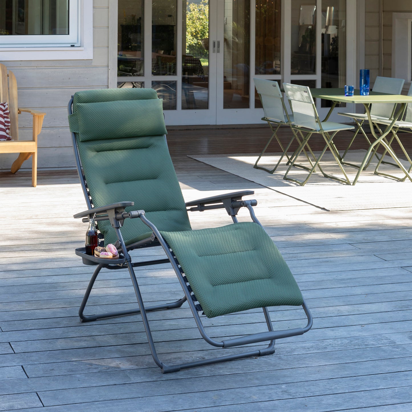 RECLINING CHAIR
