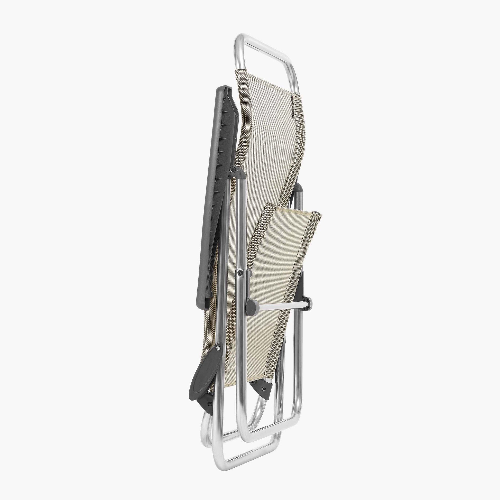 SET OF 2 LOW FOLDING ARMCHAIRS Lafuma