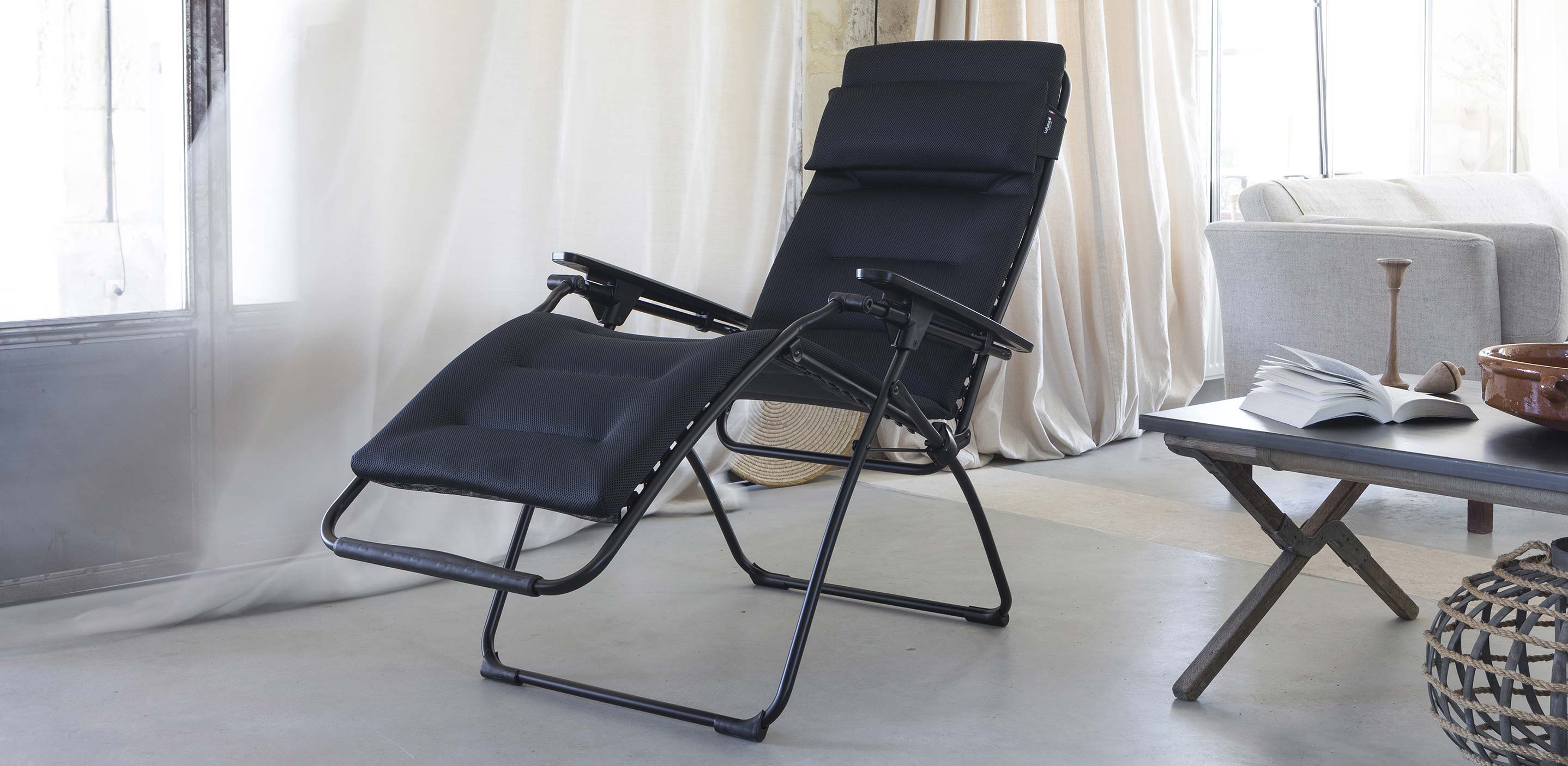 reclining chair futura xl air comfort taupe tubing black | LAFUMA MOBILIER