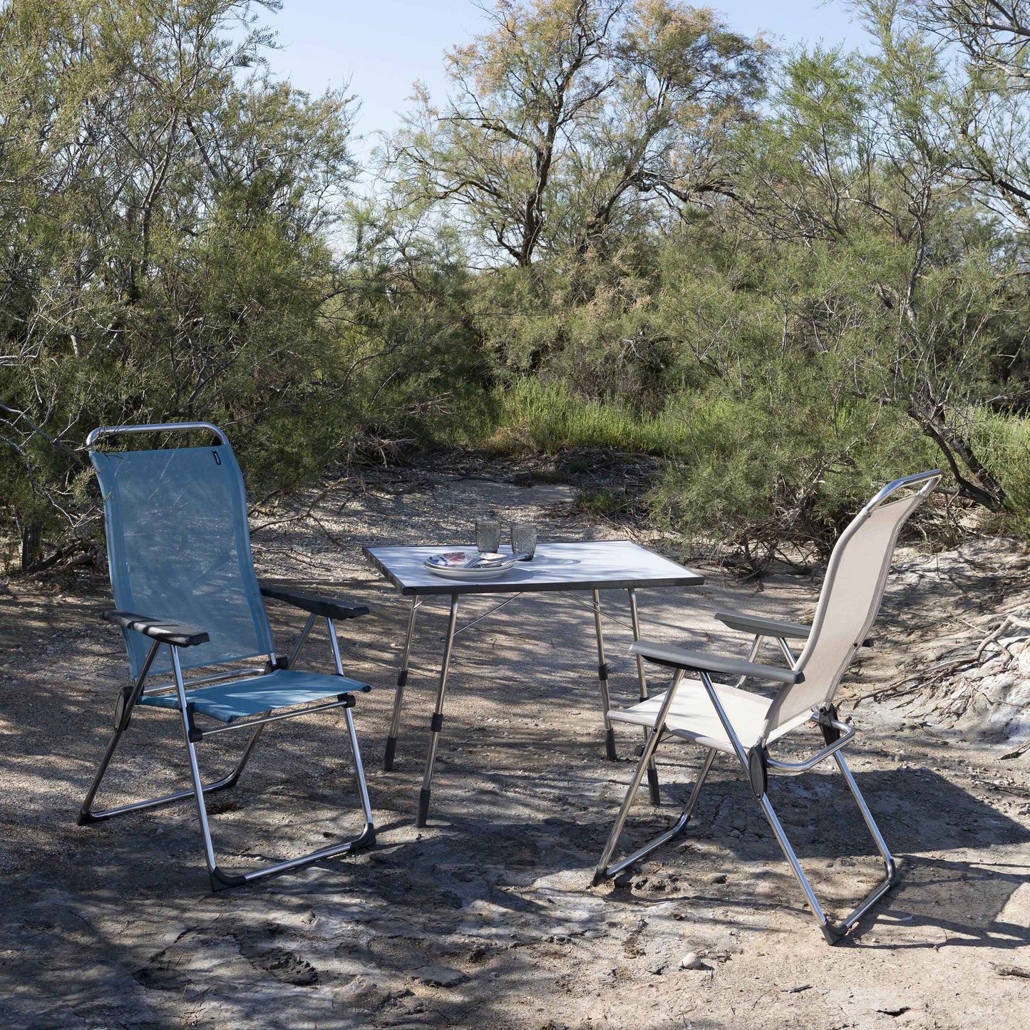 CAMPING TABLE