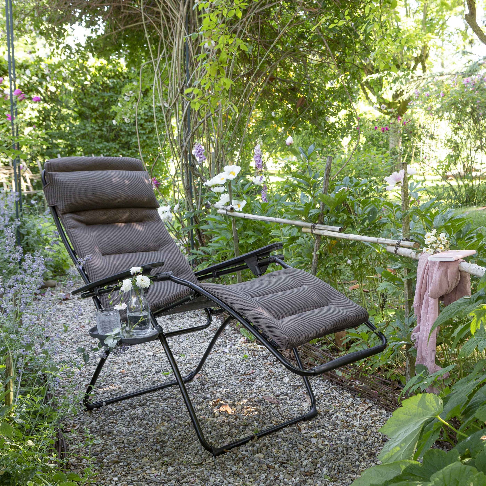 reclining chair futura air comfort taupe tubing black | LAFUMA MOBILIER
